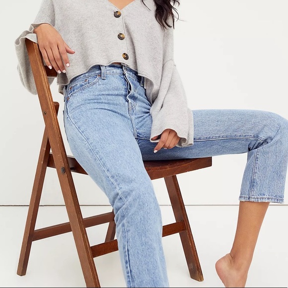 Levi’s Wedgie Straight Jeans - Picture 3 of 7